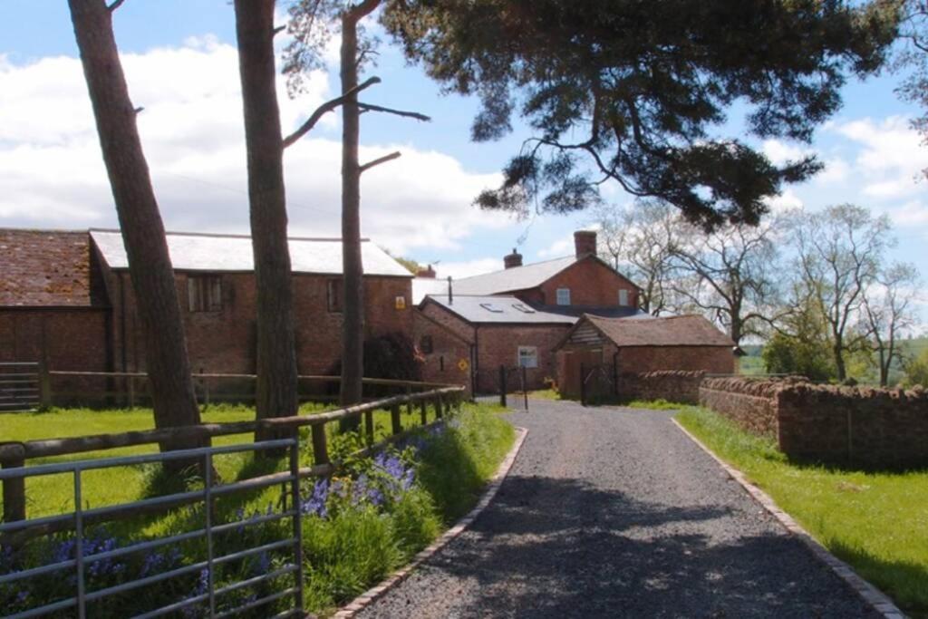 Upper Heath Farm - Stable Cottage Ludlow 크래븐 암즈 외부 사진