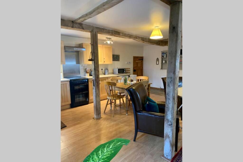 Upper Heath Farm - Stable Cottage Ludlow 크래븐 암즈 외부 사진