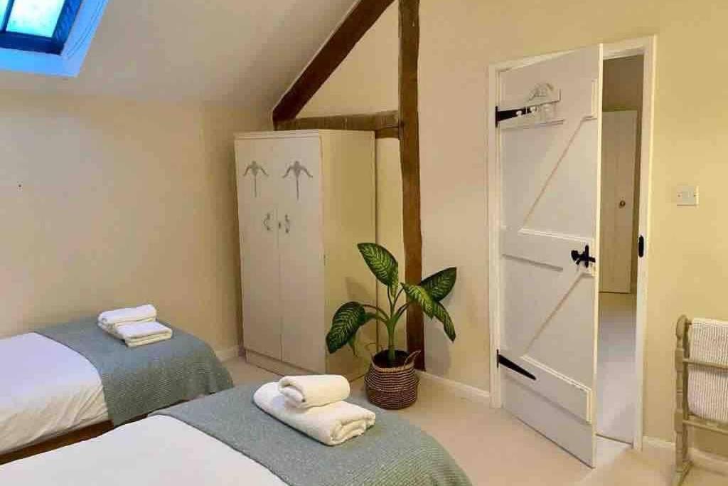 Upper Heath Farm - Stable Cottage Ludlow 크래븐 암즈 외부 사진